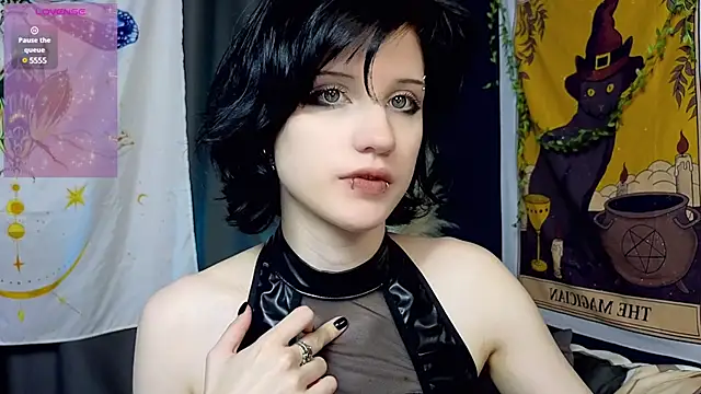 dark vamp  online show from January 2025 06:44:01 PM