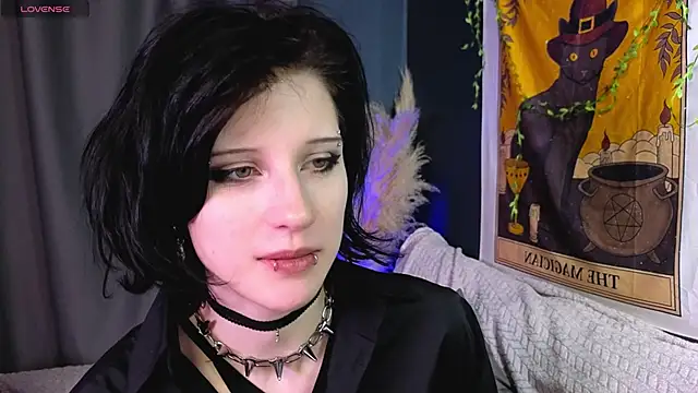 dark vamp  online show from January 2025 06:45:02 PM