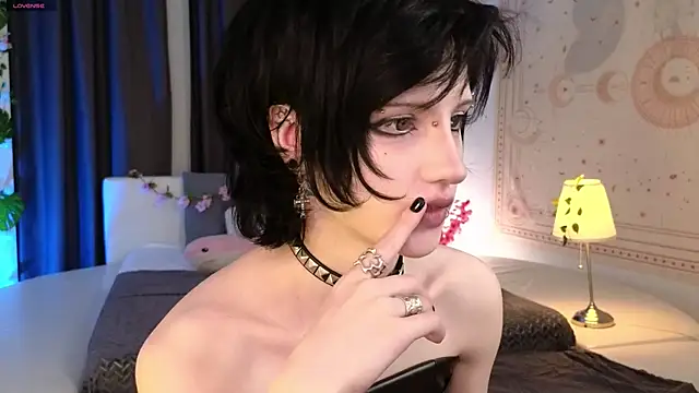 dark vamp  online show from February 2025 10:33:02 AM