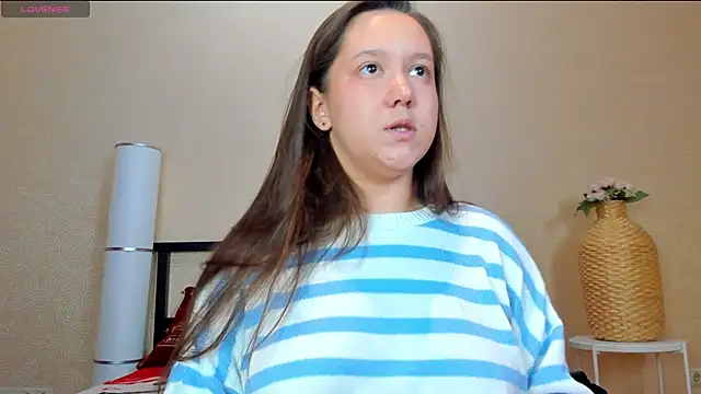 Snapshot of Mira_Karter chatting on October 2025 11:44:01 AM Mira Karter online show from October 2025 11:44:01 AM