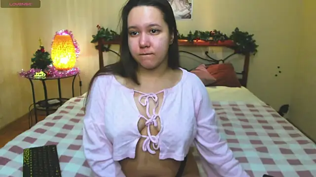 Snapshot of Mira_Karter chatting on January 2025 01:41:02 AM Mira Karter online show from January 2025 01:41:02 AM