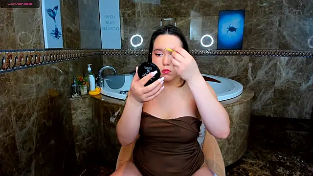 Snapshot of Mira_Karter chatting on March 2025 04:52:01 AM Mira Karter online show from March 2025 04:52:01 AM