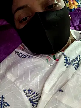 PeaCoooock online show from November 2025 05:38:02 PM