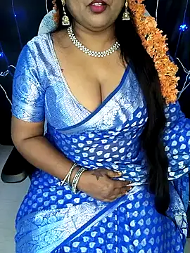 Snapshot of honey-sexy chatting on February 2025 06:51:02 AM honey-sexy online show from February 2025 06:51:02 AM