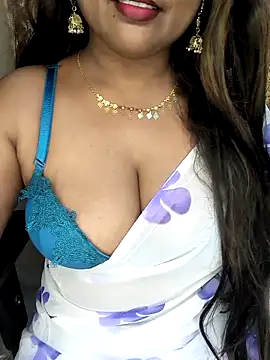 Snapshot of honey-sexy chatting on October 2025 04:24:02 AM honey-sexy online show from October 2025 04:24:02 AM