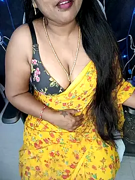 Snapshot of honey-sexy chatting on February 2025 06:20:02 AM honey-sexy online show from February 2025 06:20:02 AM