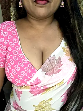 Snapshot of honey-sexy chatting on October 2025 04:18:01 PM honey-sexy online show from October 2025 04:18:01 PM