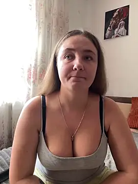 Joannakiss online show from October 2025 12:04:01 PM