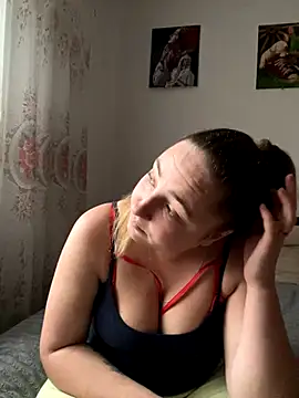 Joannakiss online show from November 2025 02:43:02 PM