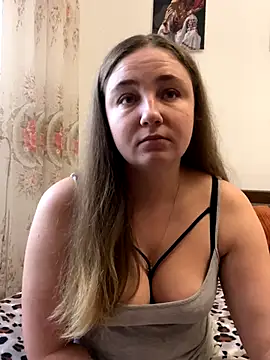 Joannakiss online show from November 2025 12:17:02 PM