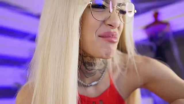 Snapshot of blondie_muller chatting on November 2025 09:07:02 PM blondie muller online show from November 2025 09:07:02 PM