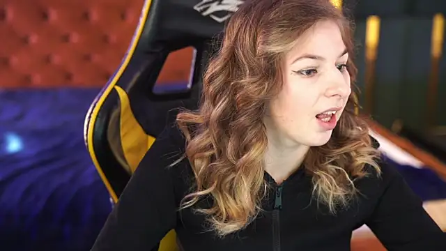 Inessa Song online show from March 2025 01:04:01 PM