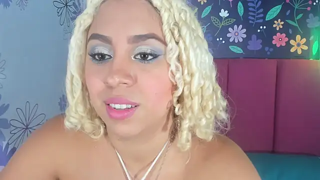 Lucy White   online show from October 2025 08:10:02 PM