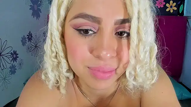 Lucy White   online show from September 2025 10:48:02 PM