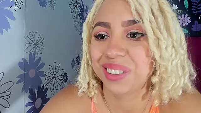 Lucy White   online show from September 2025 09:20:02 PM