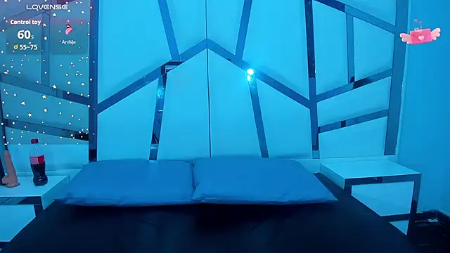 Lucy White   online show from December 2025 08:00:01 PM