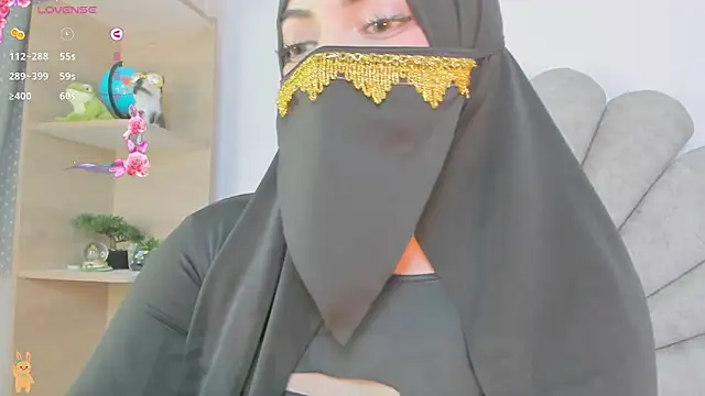 Snapshot of Amaltea chatting on December 2025 04:37:01 AM Amaltea online show from December 2025 04:37:01 AM