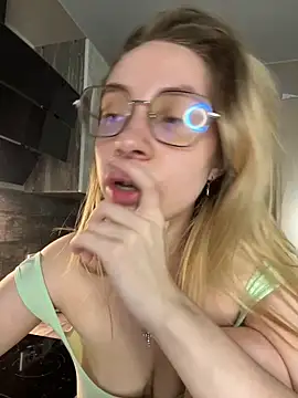 Kitty Katrine online show from May 2026 06:06:02 PM