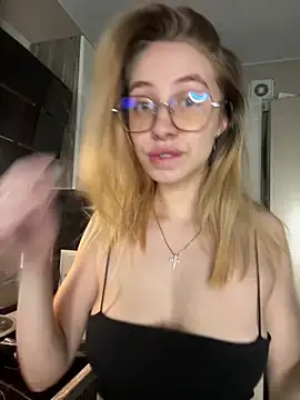 Kitty Katrine online show from April 2026 05:05:02 PM