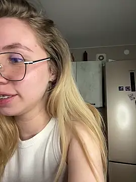 Kitty Katrine online show from May 2026 04:04:02 PM