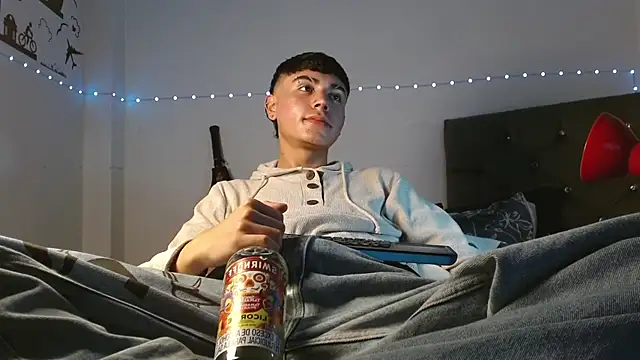 Snapshot of Im_juanda chatting on February 2025 10:42:02 PM Im juanda online show from February 2025 10:42:02 PM