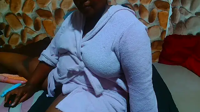 Snapshot of AfricanBigAssxx98 chatting on February 2026 08:30:01 PM AfricanBigAssxx98 online show from February 2026 08:30:01 PM