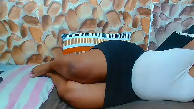 Snapshot of AfricanBigAssxx98 chatting on December 2025 09:41:01 AM AfricanBigAssxx98 online show from December 2025 09:41:01 AM