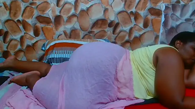 Snapshot of AfricanBigAssxx98 chatting on December 2025 09:30:02 PM AfricanBigAssxx98 online show from December 2025 09:30:02 PM