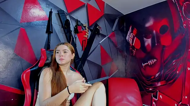 Snapshot of Hana_and_Zeta chatting on December 2025 12:32:02 PM Hana and Zeta online show from December 2025 12:32:02 PM