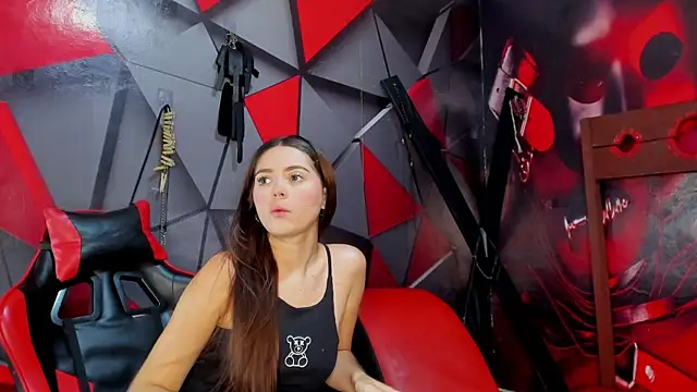 Hana and Zeta online show from November 2025 12:20:01 PM