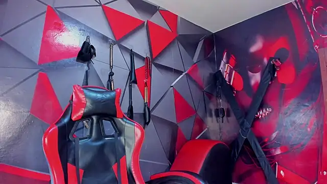 Snapshot of Hana_and_Zeta chatting on January 2026 12:42:01 PM Hana and Zeta online show from January 2026 12:42:01 PM