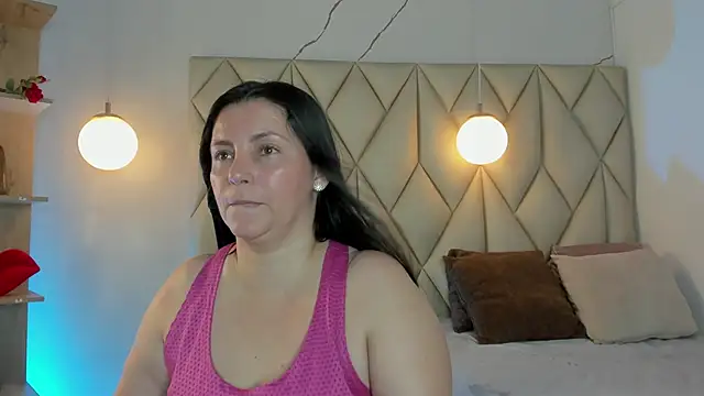 Snapshot of angelswets chatting on June 2026 02:01:02 PM angelswets online show from June 2026 02:01:02 PM