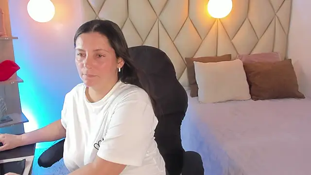 angelswets online show from April 2026 01:47:01 PM