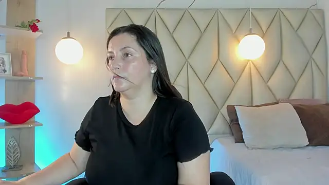 Snapshot of angelswets chatting on June 2026 02:00:02 PM angelswets online show from June 2026 02:00:02 PM