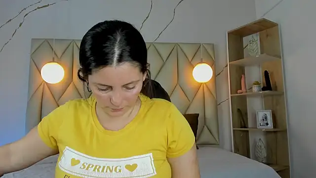 angelswets online show from December 2025 02:30:02 PM