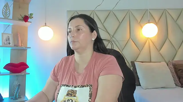 Snapshot of angelswets chatting on May 2026 02:10:01 PM angelswets online show from May 2026 02:10:01 PM