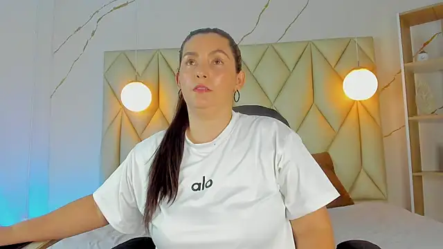 angelswets online show from November 2025 02:45:02 PM