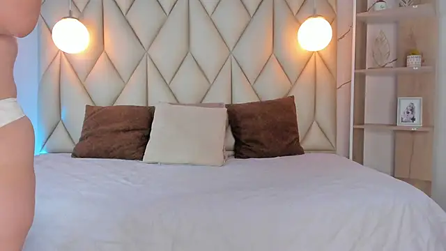 angelswets online show from November 2025 01:44:02 PM