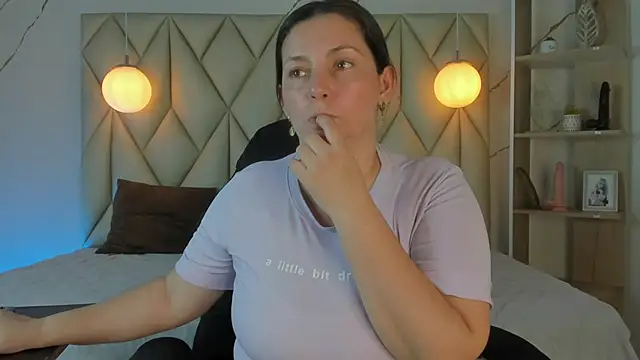 angelswets online show from December 2025 01:43:02 PM