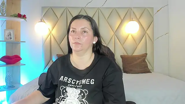 Snapshot of angelswets chatting on June 2026 01:12:02 PM angelswets online show from June 2026 01:12:02 PM