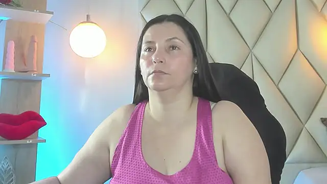 Snapshot of angelswets chatting on April 2026 01:46:02 PM angelswets online show from April 2026 01:46:02 PM