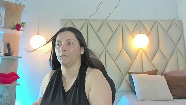 Snapshot of angelswets chatting on May 2026 01:58:01 PM angelswets online show from May 2026 01:58:01 PM