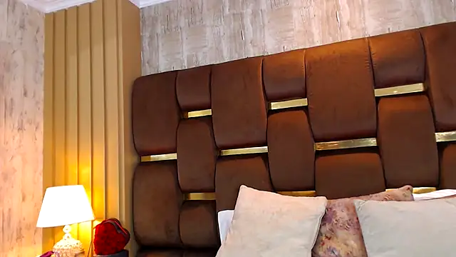 Snapshot of VanessaGlenn chatting on November 2025 08:13:02 PM VanessaGlenn online show from November 2025 08:13:02 PM