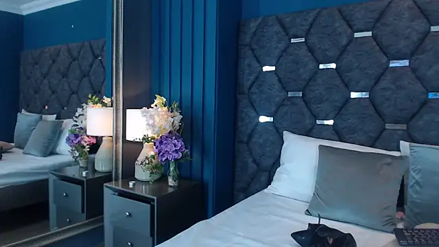 Snapshot of VanessaGlenn chatting on October 2025 03:19:02 PM VanessaGlenn online show from October 2025 03:19:02 PM