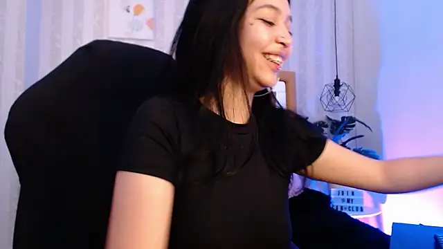 Snapshot of pettit_courtny chatting on November 2025 09:20:02 PM pettit courtny online show from November 2025 09:20:02 PM