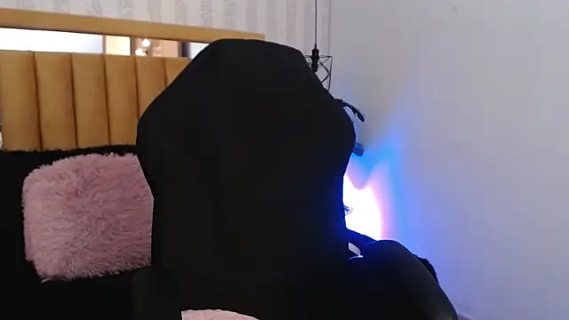 Snapshot of pettit_courtny chatting on November 2025 09:29:01 PM pettit courtny online show from November 2025 09:29:01 PM