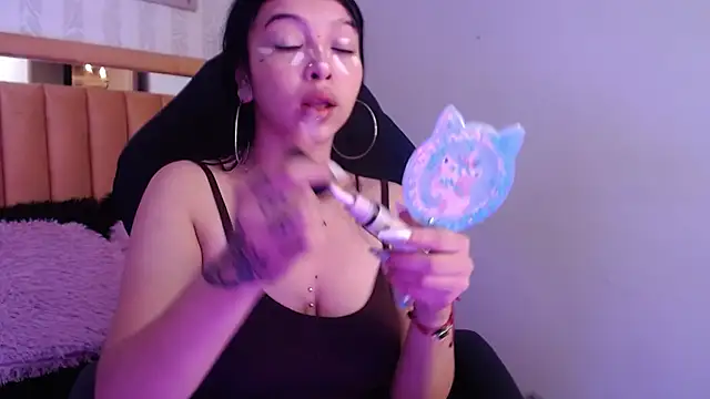 Snapshot of pettit_courtny chatting on October 2025 08:06:02 PM pettit courtny online show from October 2025 08:06:02 PM