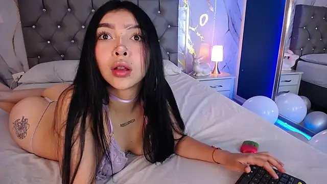 Snapshot of pettit_courtny chatting on February 2025 12:51:02 AM pettit courtny online show from February 2025 12:51:02 AM