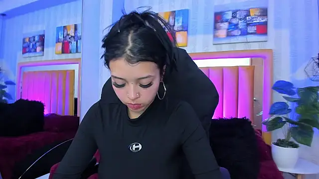 Snapshot of pettit_courtny chatting on December 2025 08:08:02 PM pettit courtny online show from December 2025 08:08:02 PM