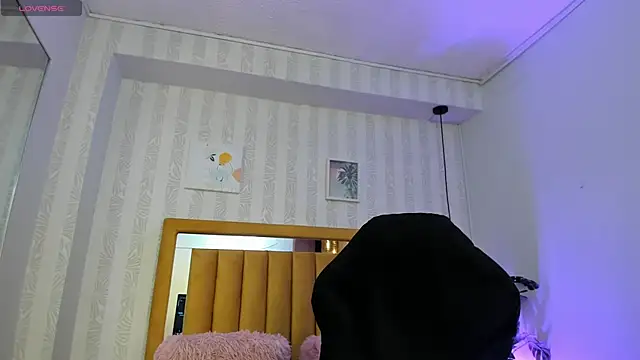 Snapshot of pettit_courtny chatting on September 2025 08:37:01 PM pettit courtny online show from September 2025 08:37:01 PM